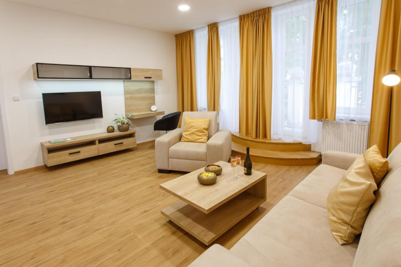 Whitehouse Appartement *